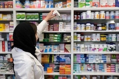 عضو تاخیر مکرر بیمه‌ها در پرداخت مطالبات، داروخانه‌ها را به مرز ورشکستگی رسانده است