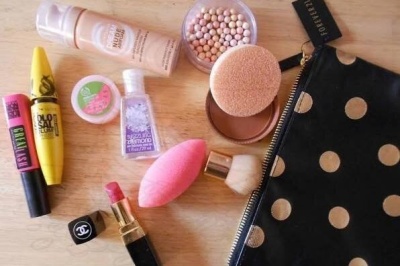 ۷ خطر پنهان استفاده از لوازم آرایش