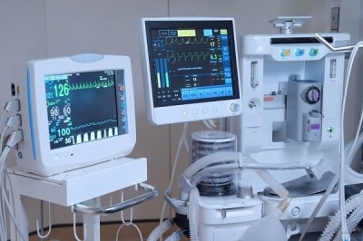 نگران تامین تجهیزات پزشکی بیمارستان‌ها در نیمه دوم سال هستیم