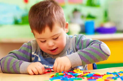 افراد دارای اوتیسم نیازمند فرصت‌اند نه دلسوزی