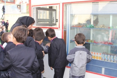 پلمب بوفه مدرسه‌ای در رشت به دلیل عرضه مواد غذایی غیرمجاز